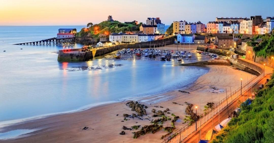 Sea Crest, Beautiful Home In Tenby With Sea Views Exterior photo