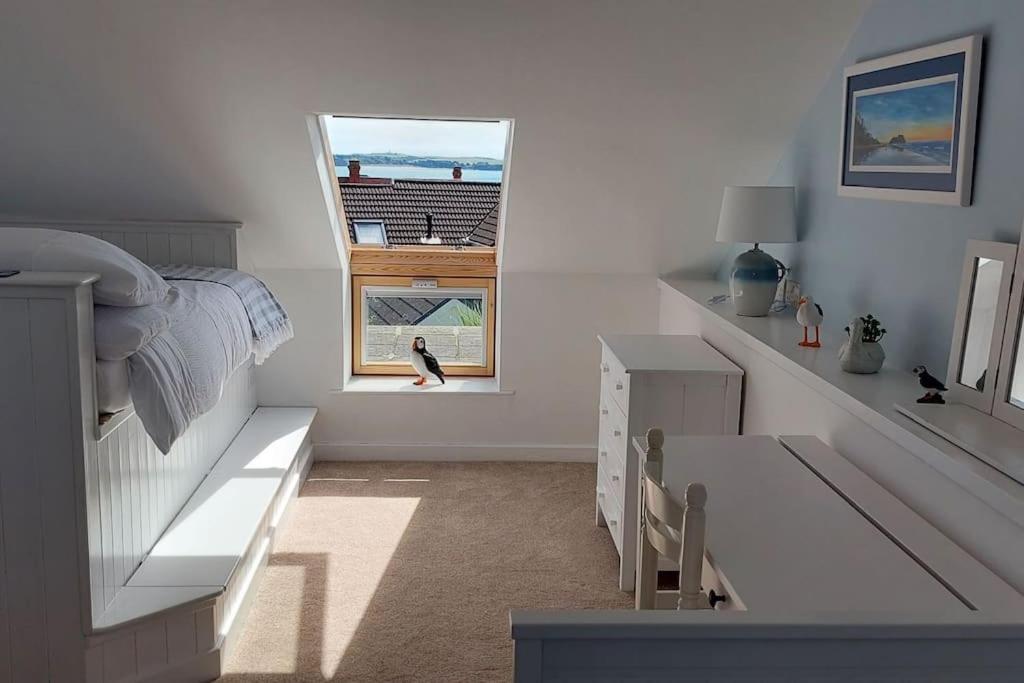 Sea Crest, Beautiful Home In Tenby With Sea Views Exterior photo